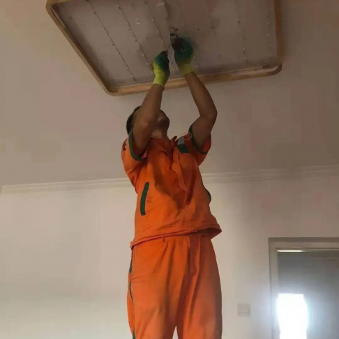 怎么更换日光灯管？方法其实很简单